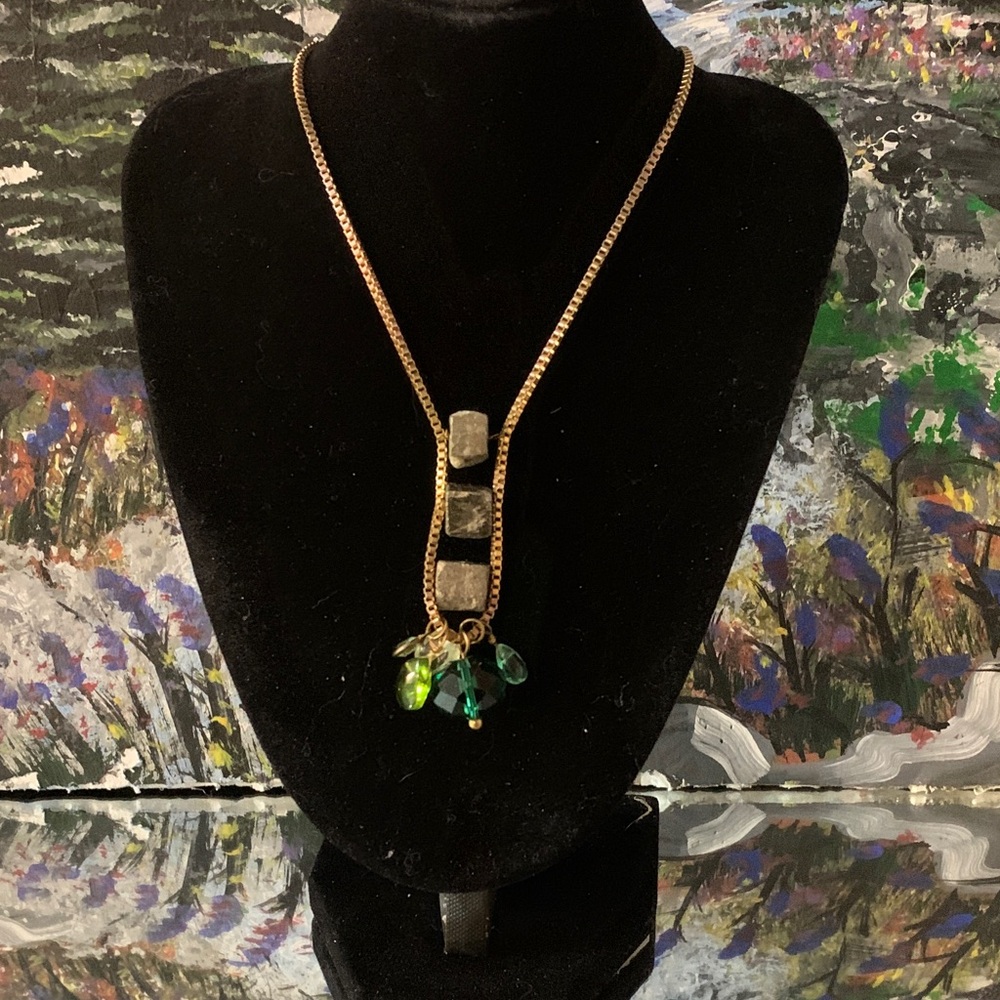 Elegant Gold Tone and Green Necklace